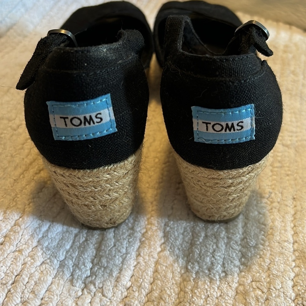 Toms blank sandal heels. With strap. Size 71/2. - Picture 2 of 6